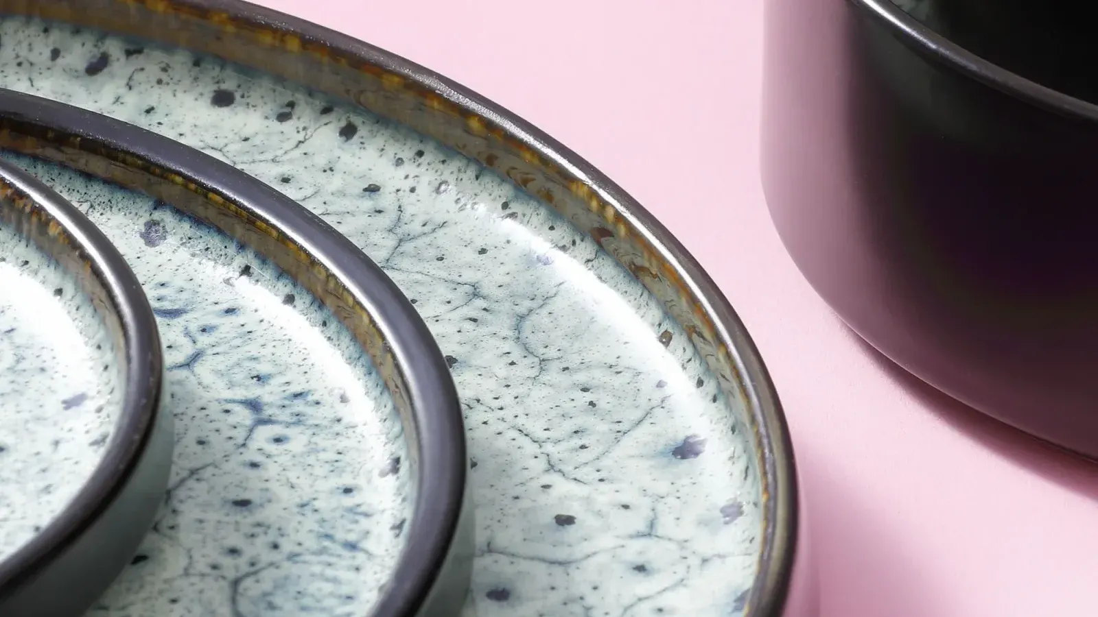 Porcelain tableware from the Coco Blue collection.